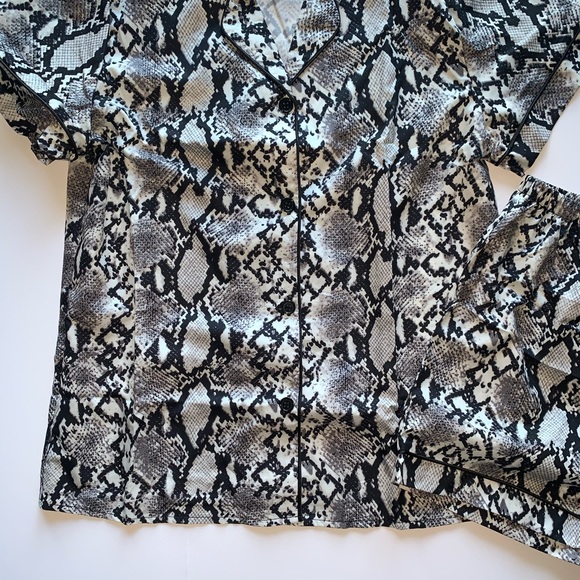 Satin Silk Snakeskin Pajama Set - Picture 7 of 9